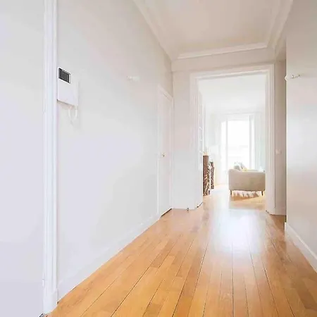 Appartamento Avenue Des Champs-élysées : Luxe Parisien Parigi