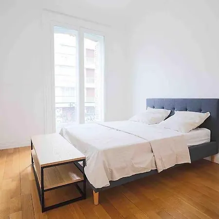 Appartamento Avenue Des Champs-élysées : Luxe Parisien Parigi